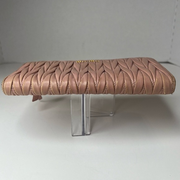 🩷Miu Miu Matelasse Pink Leather Accordion Card Holder Logo Zip Around Wallet🩷 - Picture 7 of 15
